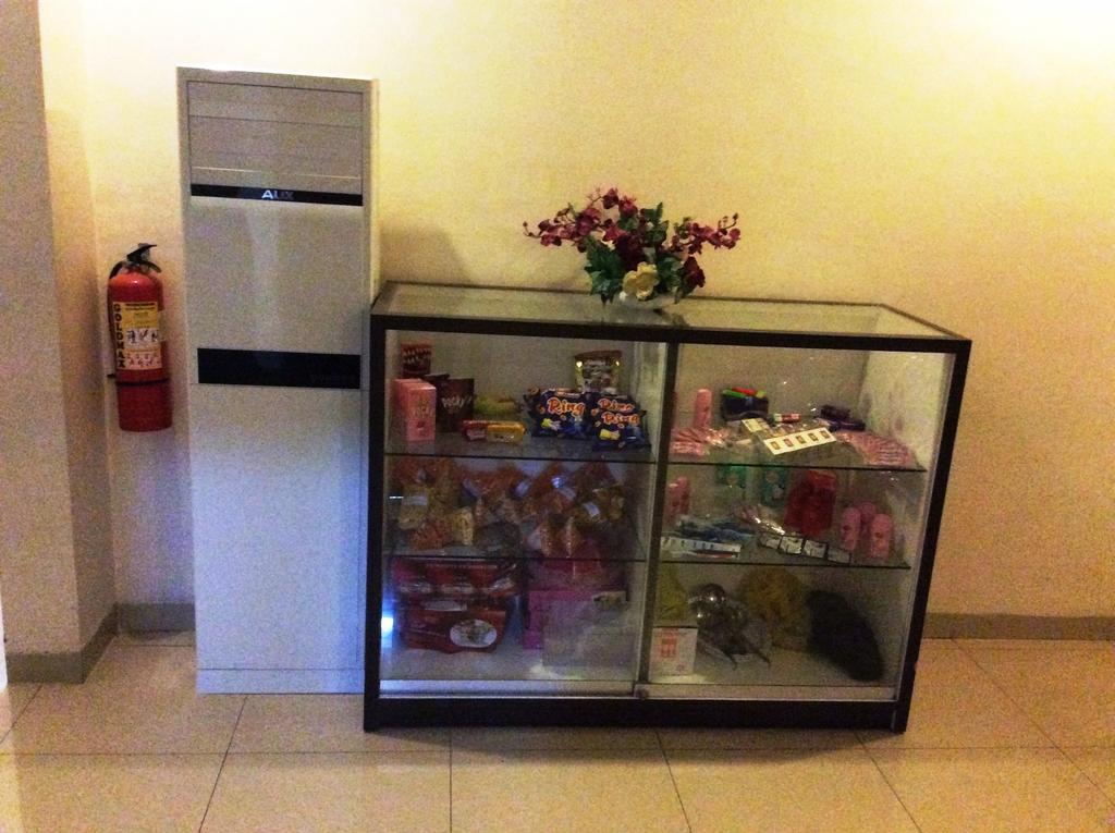 Hotel Diamond Makassar Eksteriør bilde