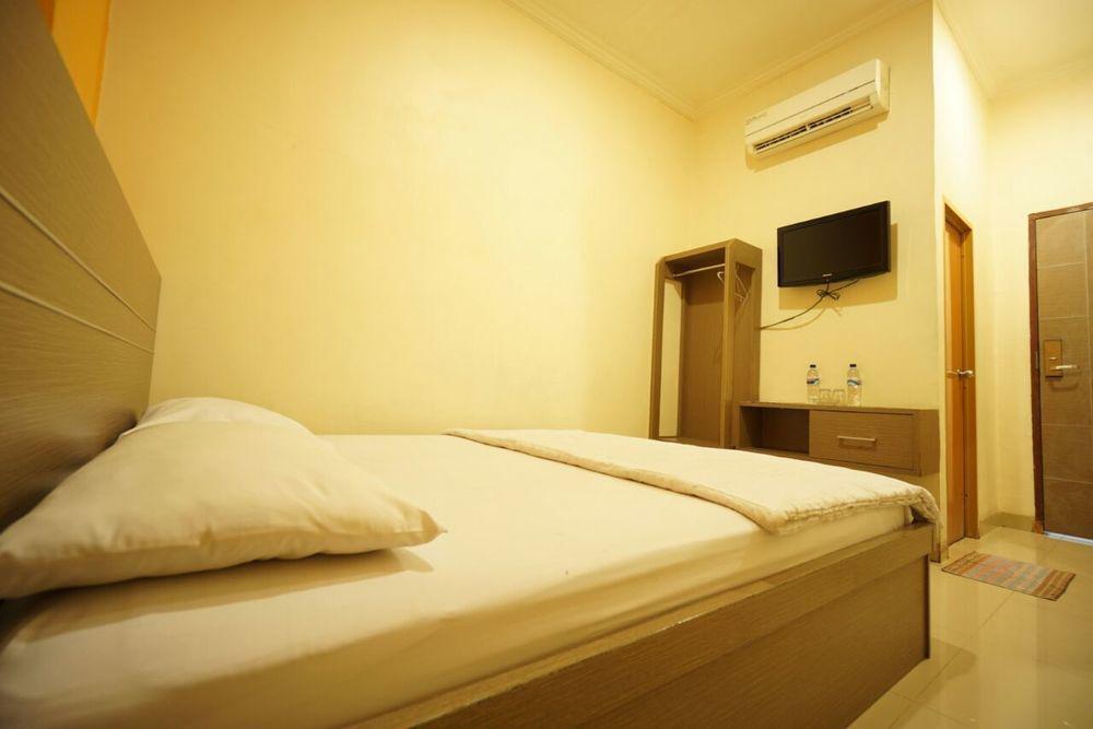 Hotel Diamond Makassar Eksteriør bilde