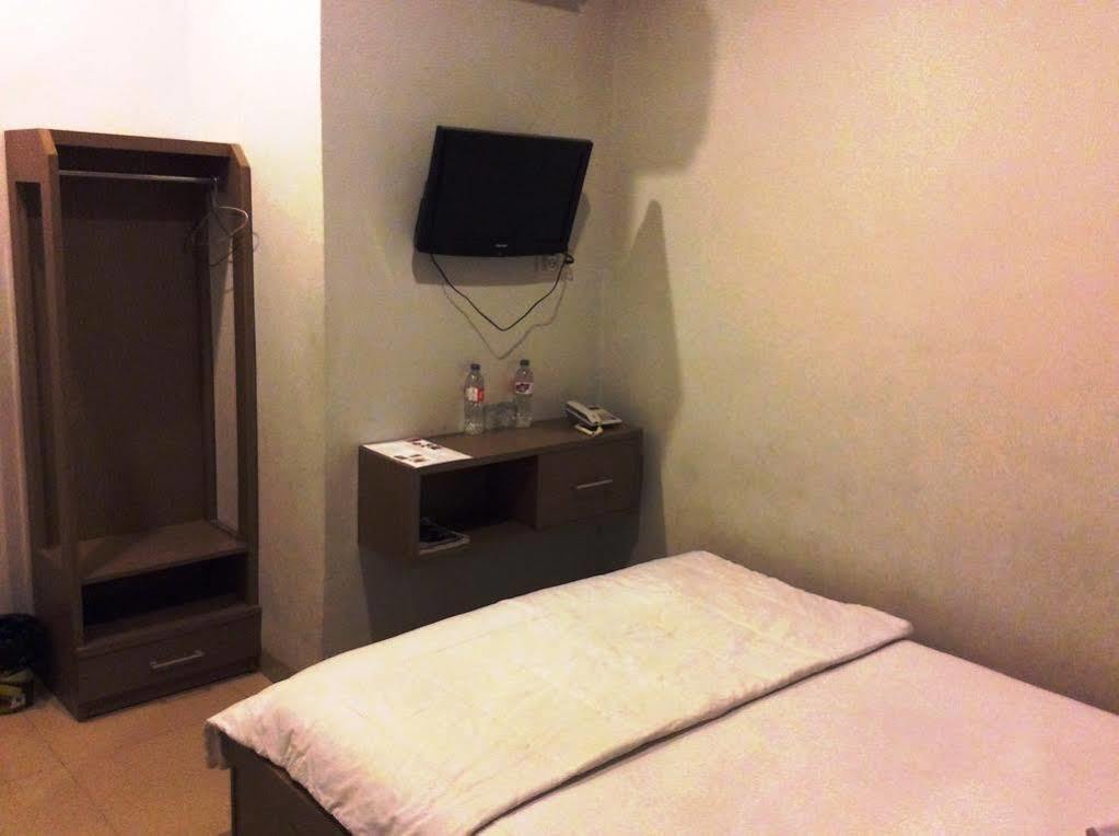 Hotel Diamond Makassar Eksteriør bilde